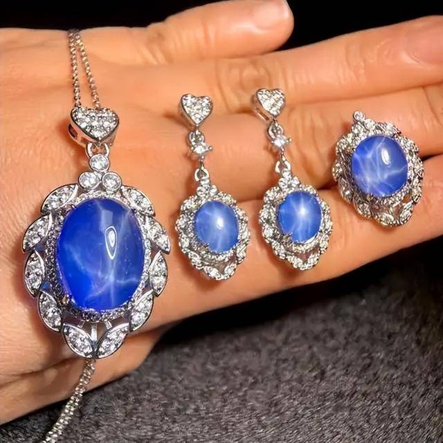 商斥资1450万网友：这是真的眼里有光CQ9电子眼球嵌2克拉钻石！23岁富(图3)